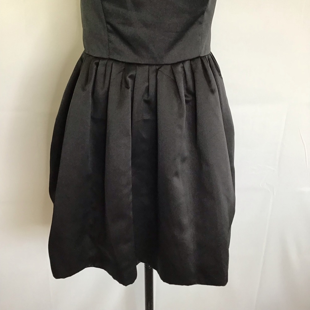 JJs HOUSE WOMEN BLACK SATIN STRAPLESS HEART SHAPE PLEATED EVENT DRESS- No SZ Tag - Picture 5 of 9